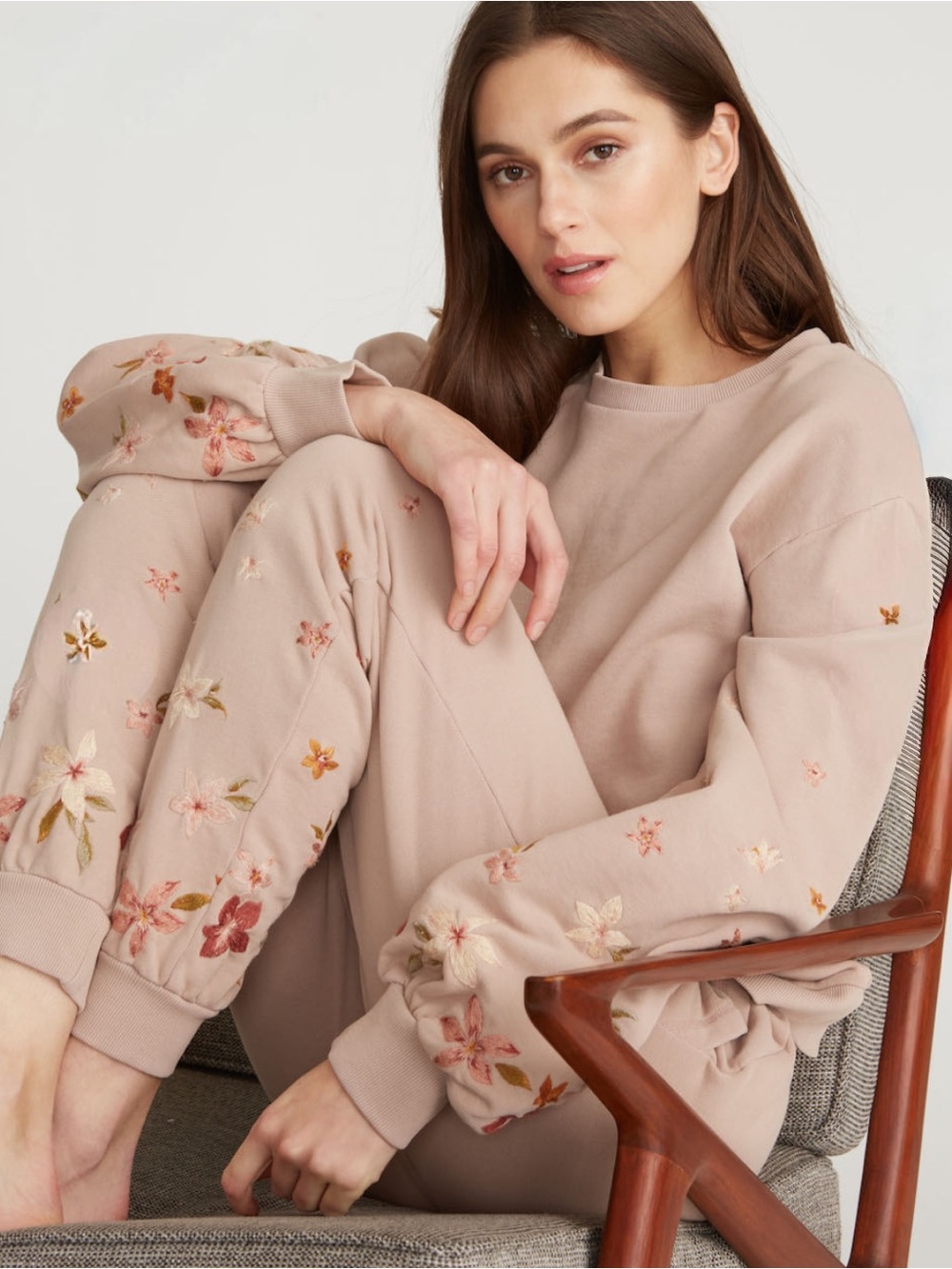 Driftwood Brie Floral Embroidered Crewneck Sweatshirt Antique Pink Anthropologie - Picture 3 of 7